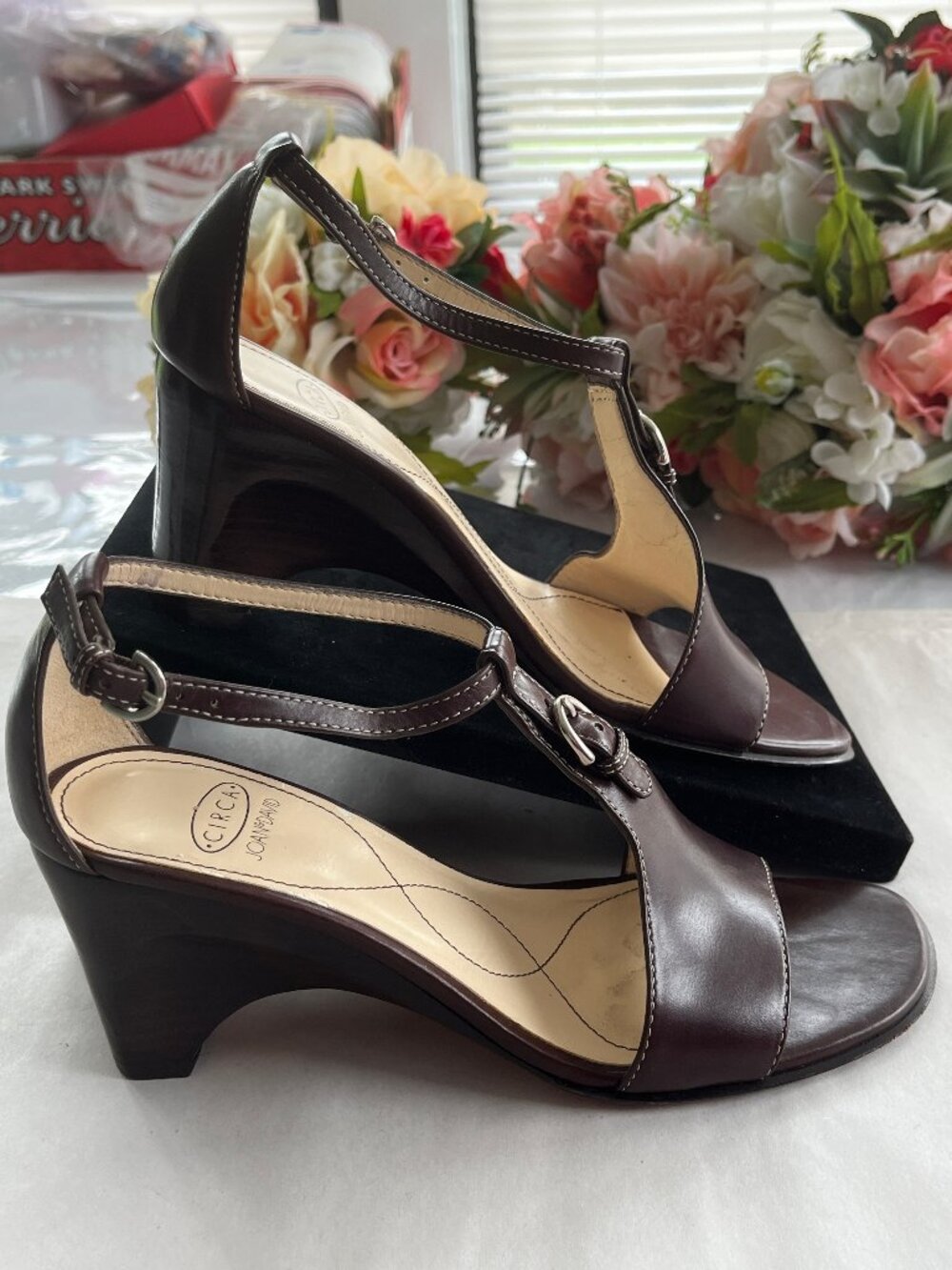 Joan & David Circa T-Strap Wedge Sandals Brown Leather Size 6.5M